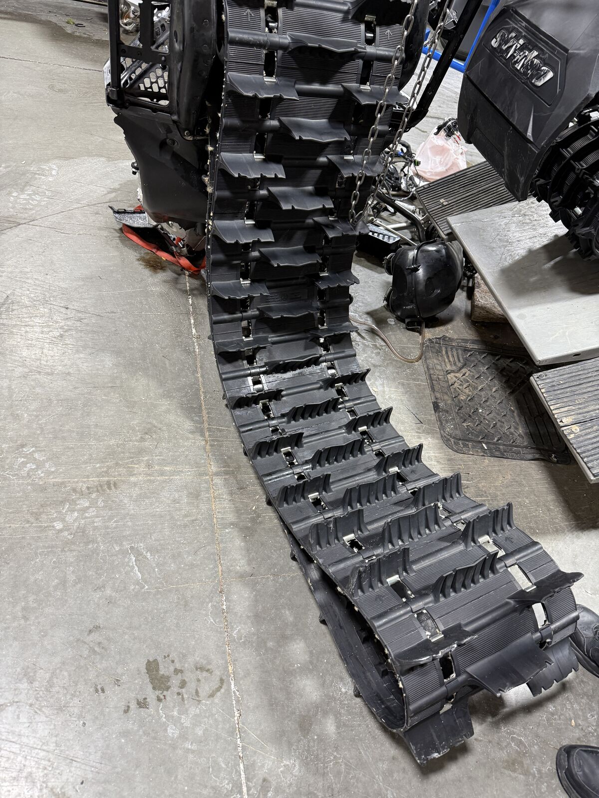 2024 Skidoo 146x2.5" track