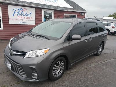 2020 TOYOTA SIENNA XLE 8-Passenger