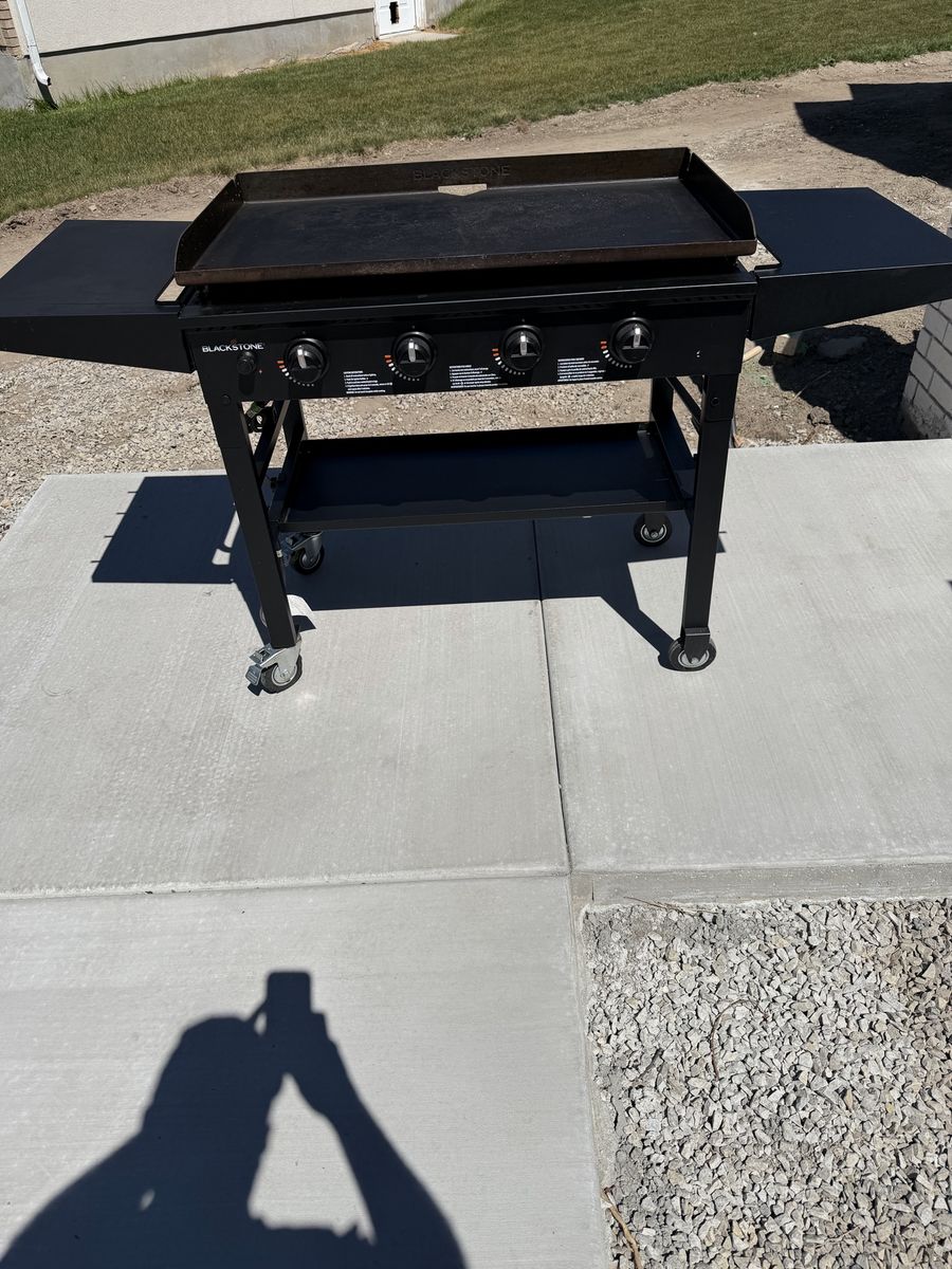 Blackstone 36" Griddle Outdoor Cooking Station Propane Grill with 4 Burners and Side Tables