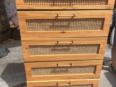 Cane dresser