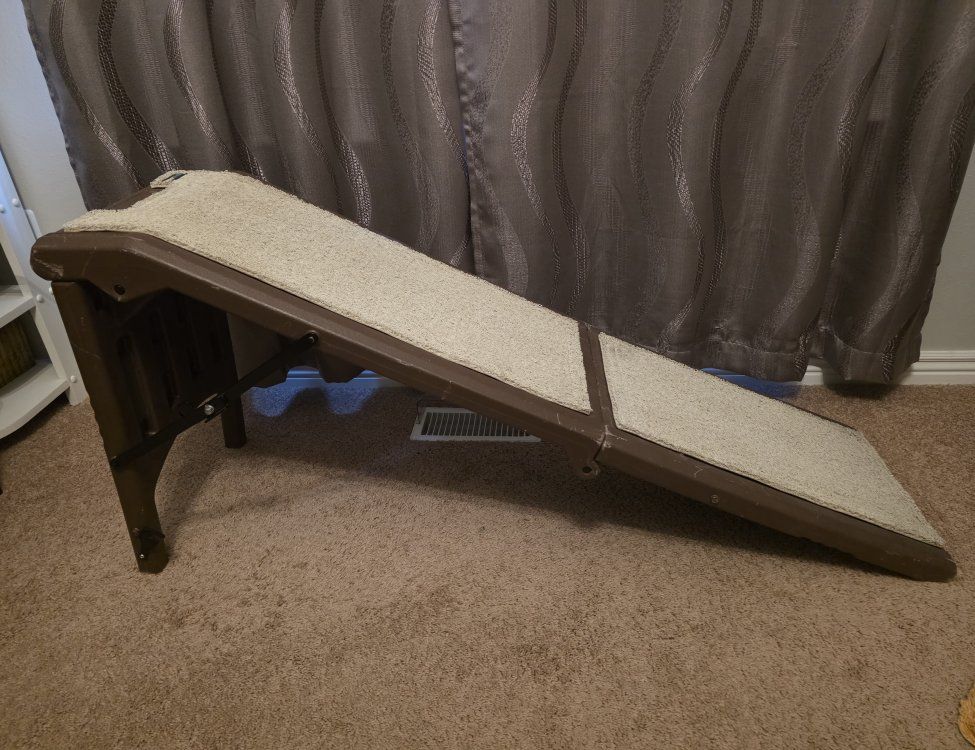 Free Standing Dog Ramp with Supertrax