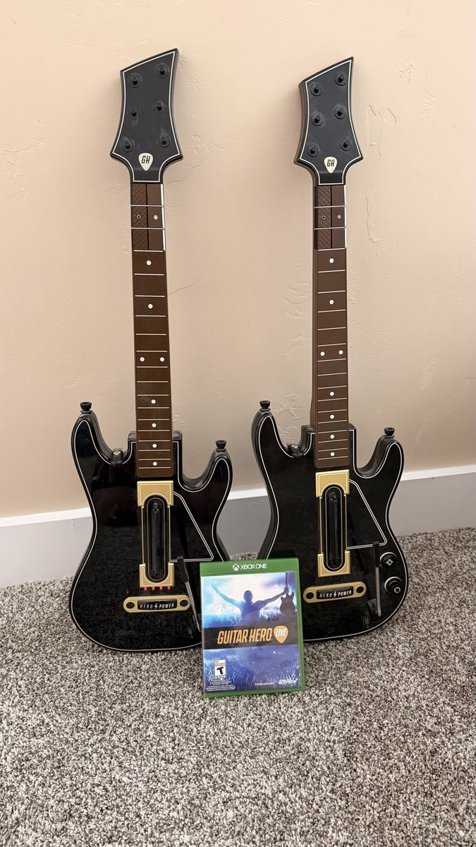 Guitar Hero Live for Xbox One with two Guitars and dongles