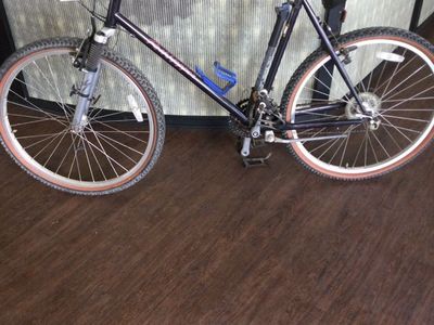 Specialized Mountain Bike. #E75011042
