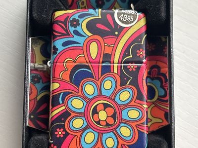Zippo Premium Flower Power Design Lighter 46128 Made in USA New in Box