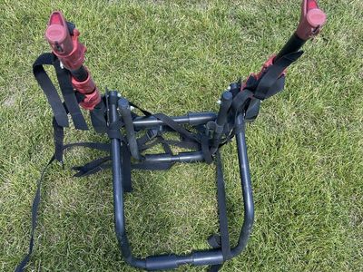 Bell Sports Deluxe 4-Bike Trunk Mounted Bicycle Rack - Black/Red, Universal Fit