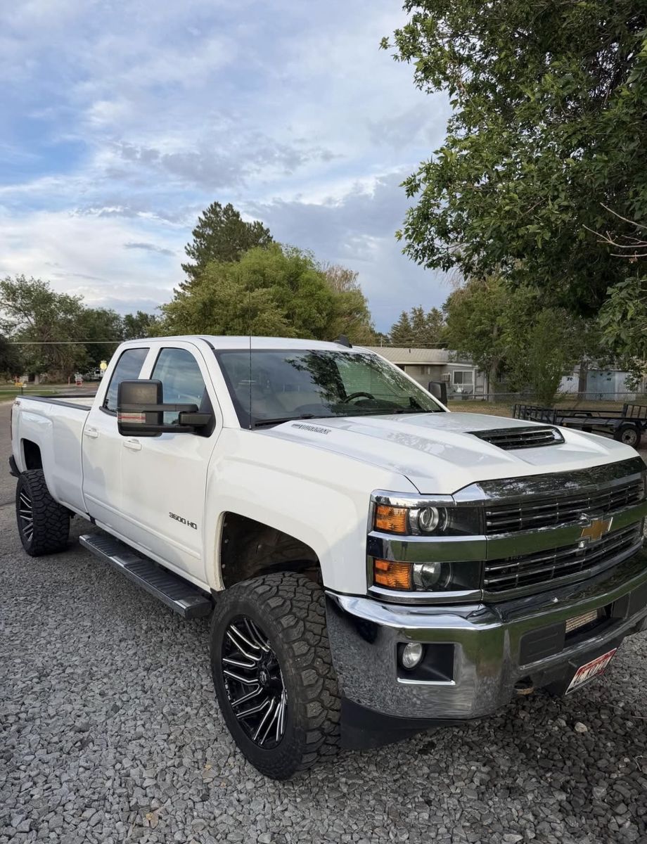 2017 Chevrolet Silverado 3500 LT