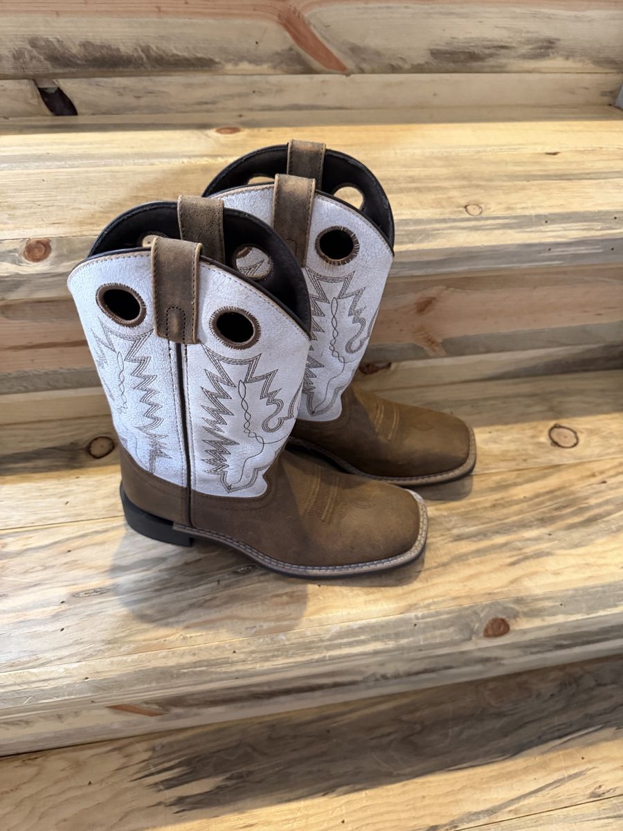 4D boots weatherproofed