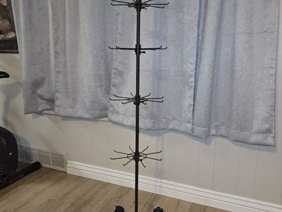 Rotating Jewelry Display