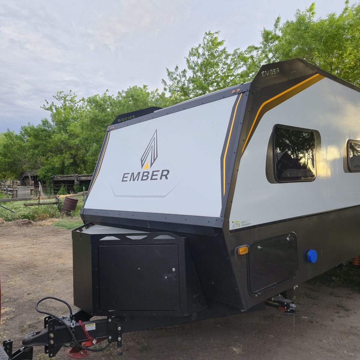 2023 Ember 190MDB Overland