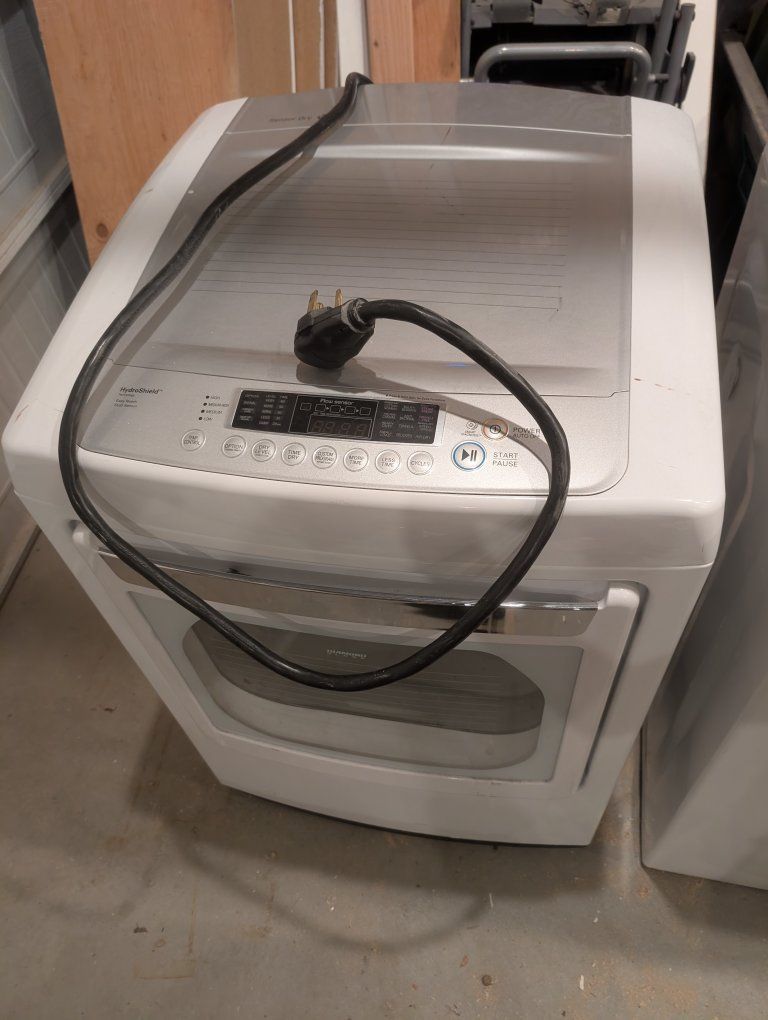 Whirlpool washer and LG dryer