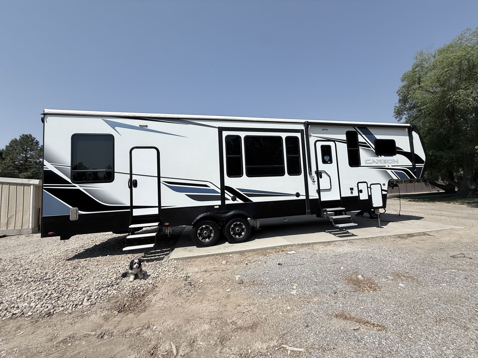 Super Clean 2021 Keystone Carbon 358 Toyhauler with 2 baths, 13 FT garage