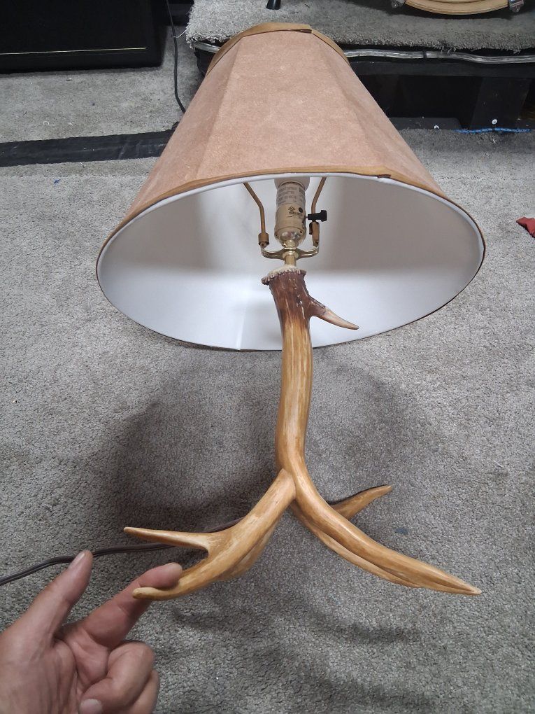 Beautiful Antler Lamp With Lamp Shade Like New!