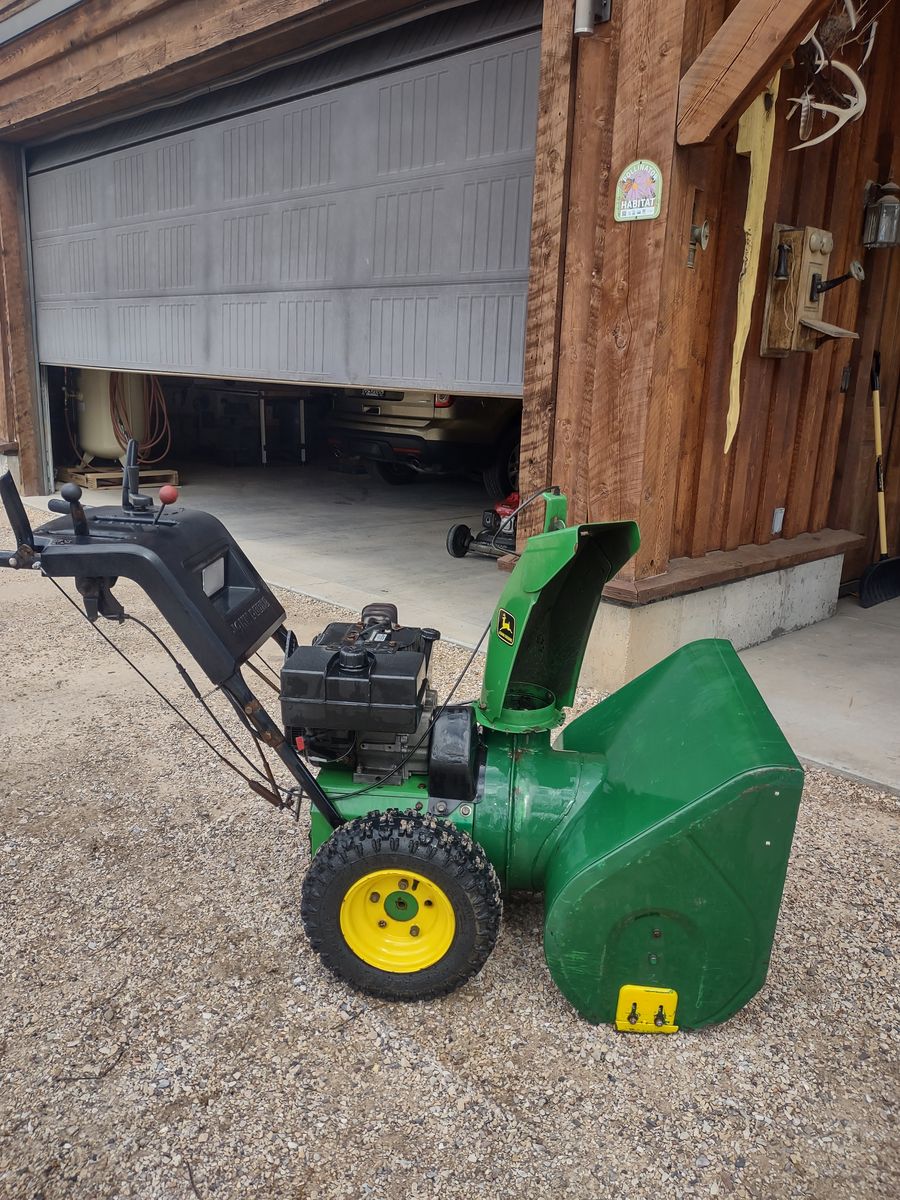 John Deere TRS27 Snowblower