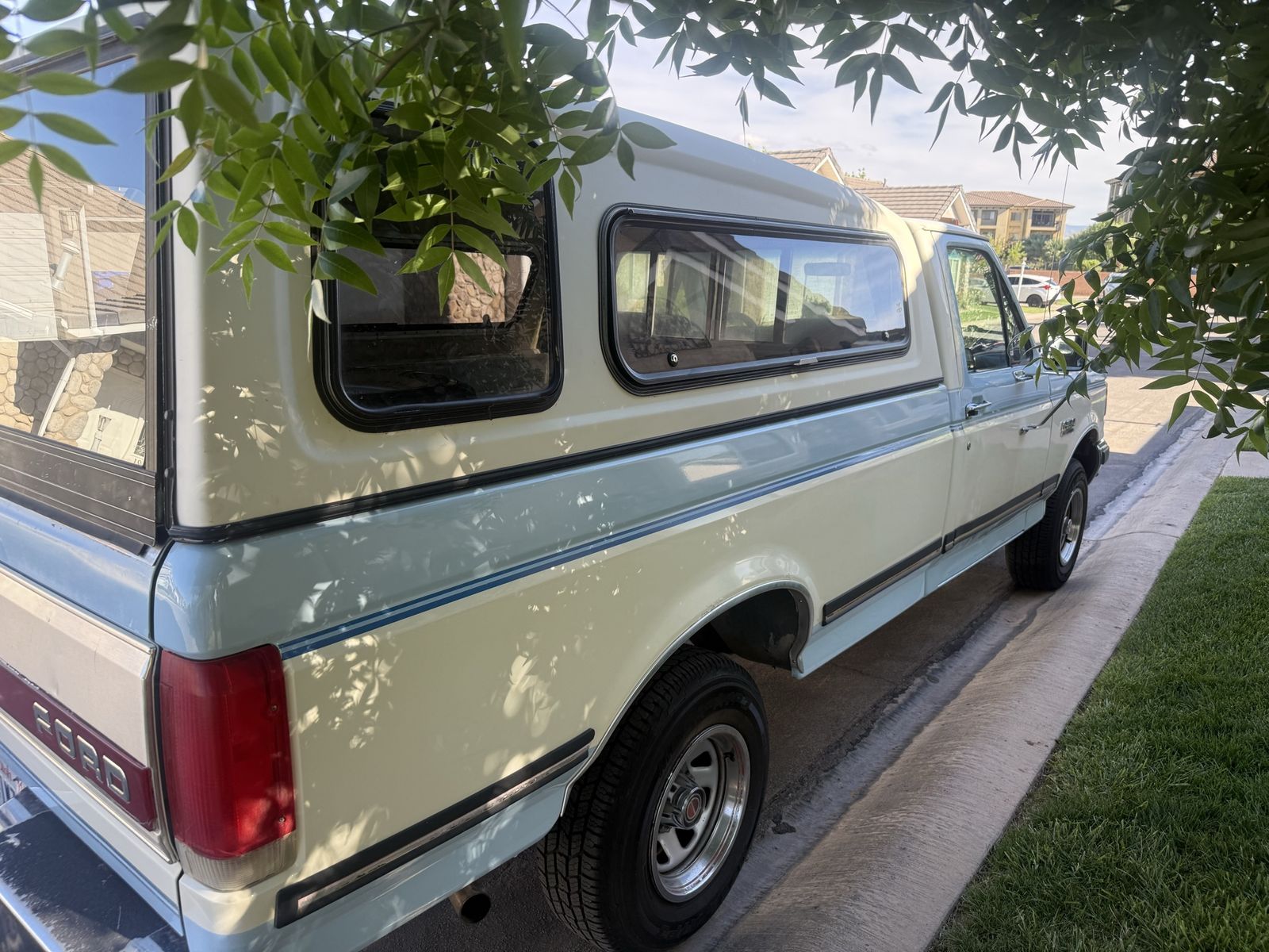 Classic 1987 Ford F-150 4x4 Xlt Lariat