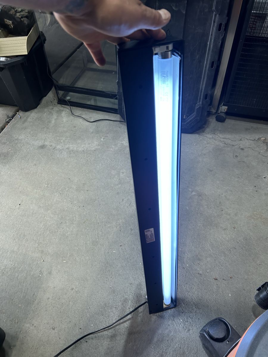 Zoomed lamp/uvb