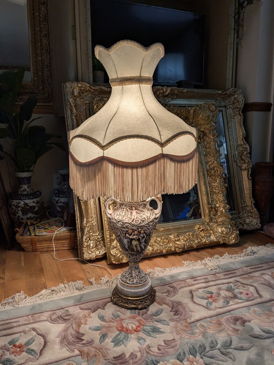 Very large 41x22 Capodimonte style Porcelain Italian table lamp.
