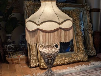 Very large 41x22 Capodimonte style Porcelain Italian table lamp.