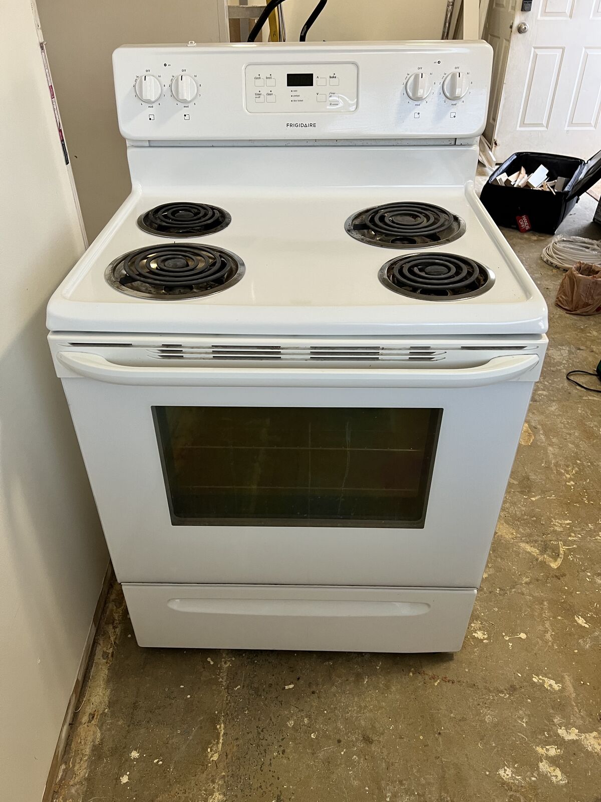 Frigidaire Electric Stove/Oven