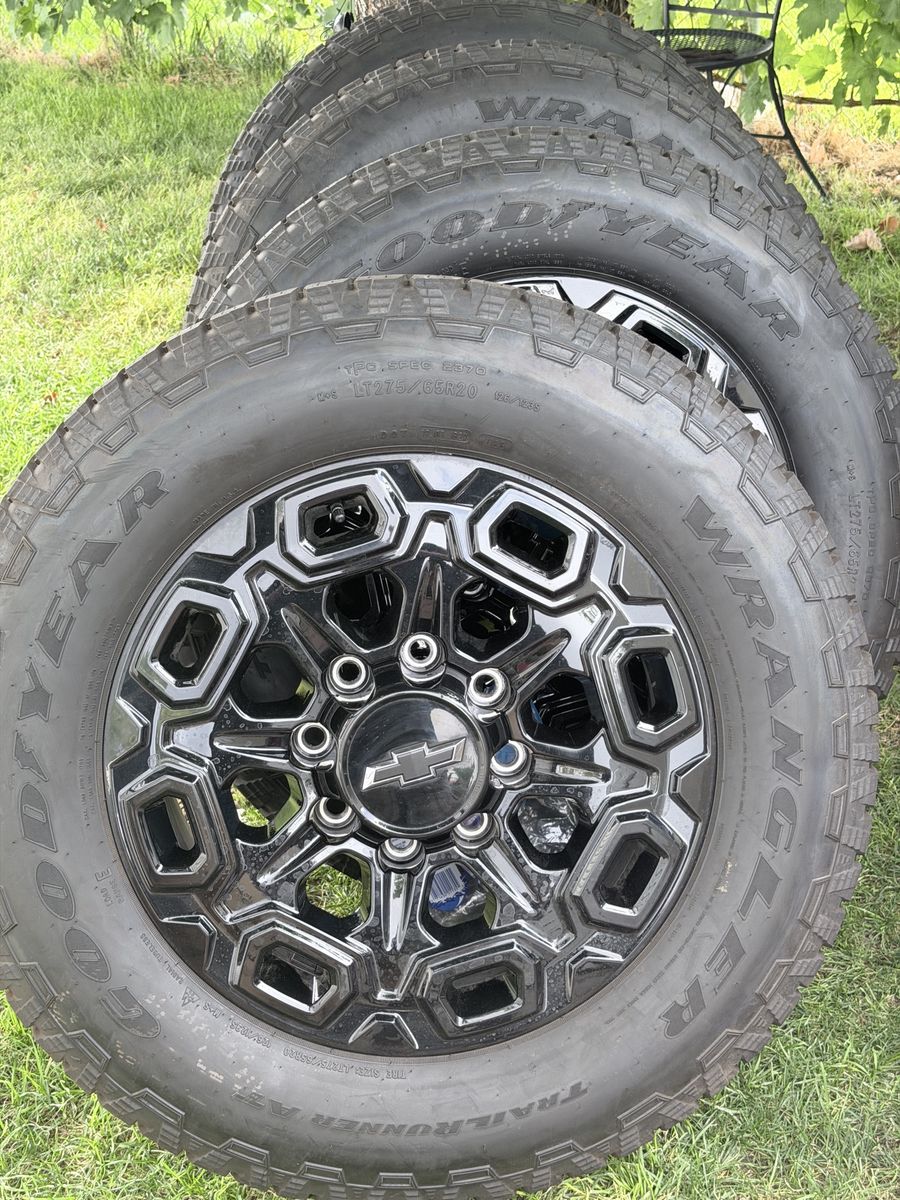 New 2026 Chevrolet Silverado 2500 wheels and tires 