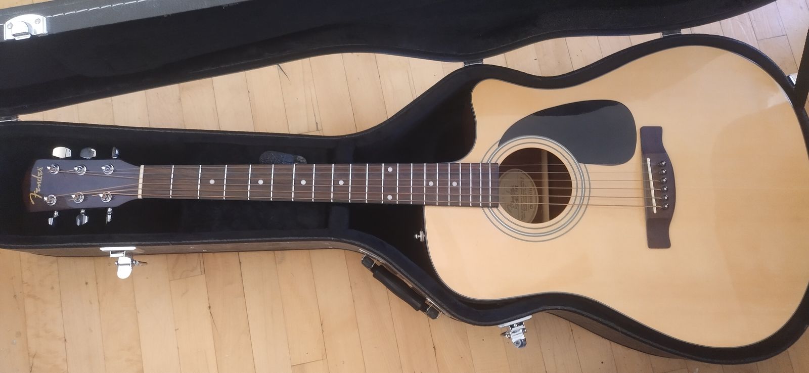 Fender acoustic guitar CD-60CE NAT