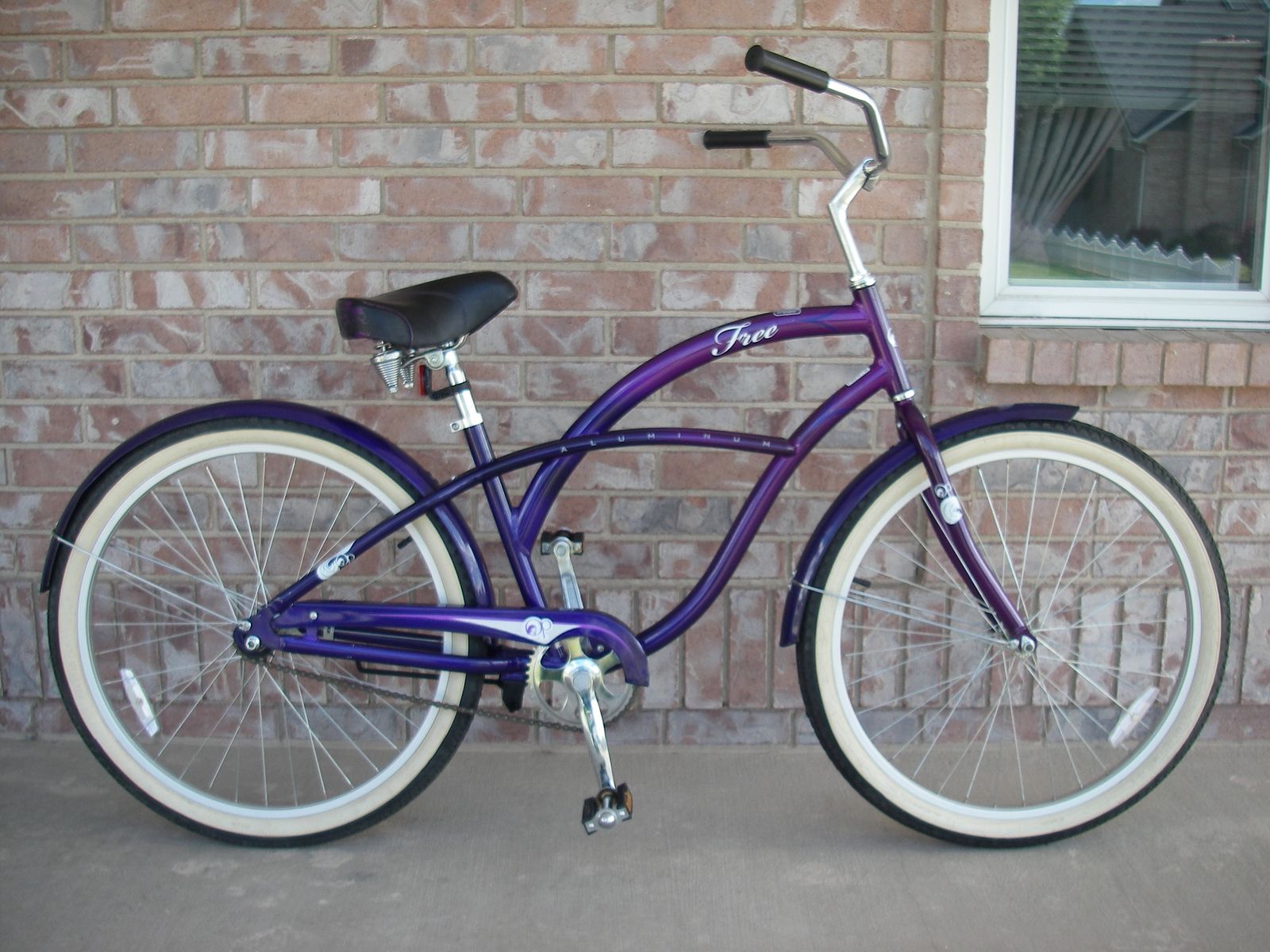 Womens / Girls 26"  Aluminum OCEAN PACIFIC  Beach Cruiser Bike, Single Speed, w/ Fenders, Deep Purple, Small 16" Frame