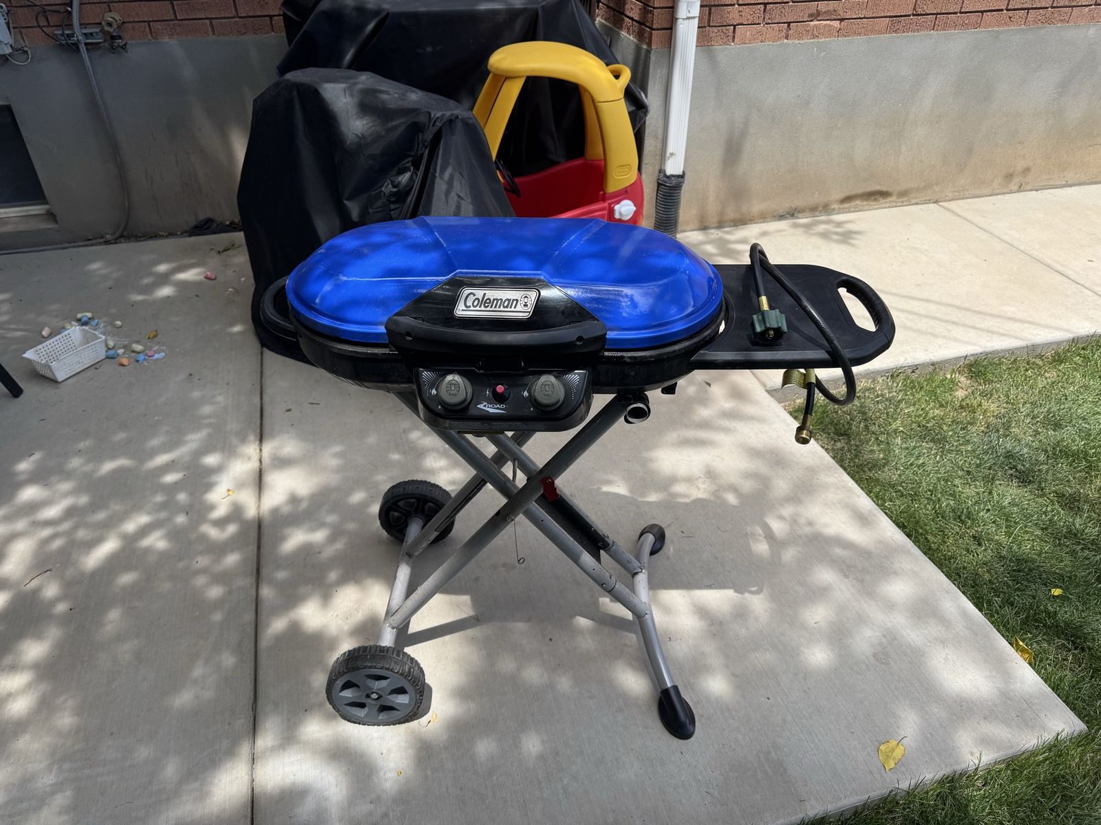 Coleman RoadTrip 285 Portable Propane Grill - Blue, with Griddle & Grate, Wheels