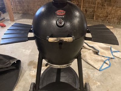 Char Griller Akorn