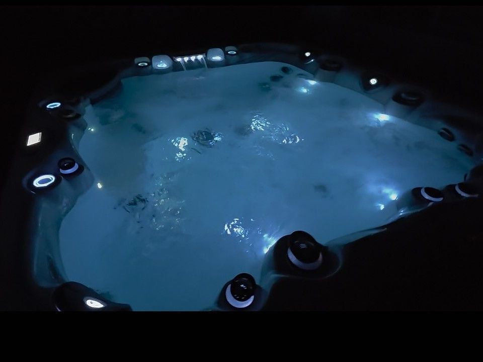 Main image 4