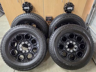 *** Like New 2025 SUPERDUTY Blackout Appearance Package Complete Takeoffs F250 F350 8x170 ***