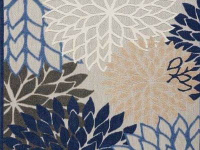 New. Beautiful Blue 6 X 9 Indoor Outdoor Area Rug.