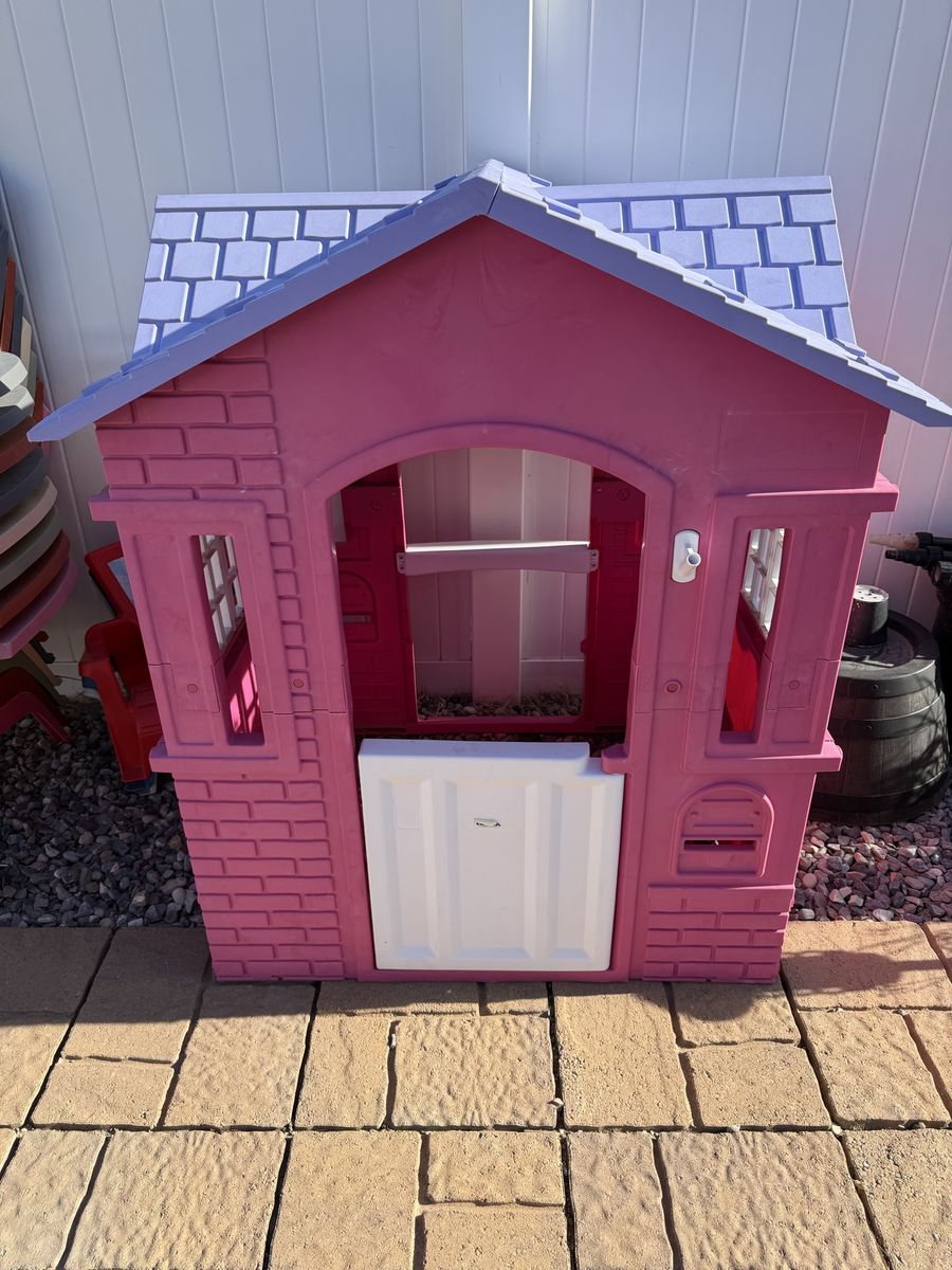 Kids playhouse 