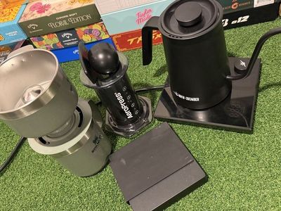 Coffee Kettle, Scale, AeroPress, & Pour Over MHW3Bomber/Stanley/AeroPress