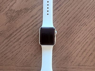 Apple Watch Series 3, wiped, charger included (no power adapter)