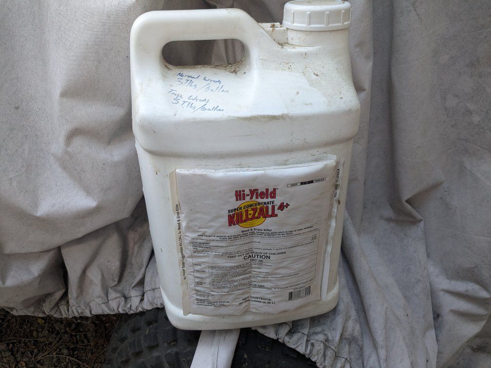 2.5 GALLONS weed grass killer Roundup concentrate