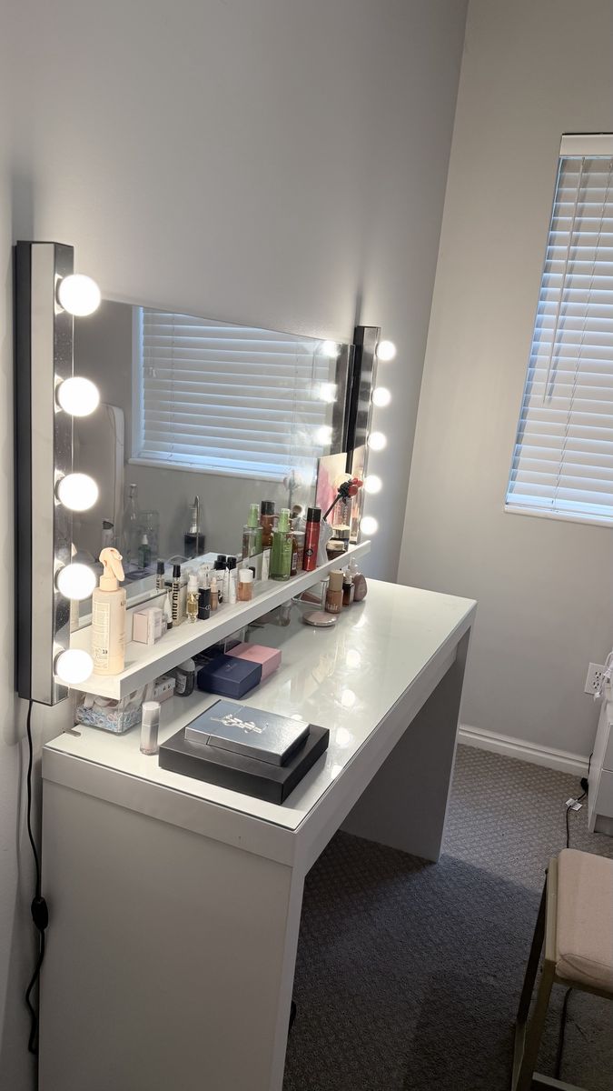 Large White Vanity Desk with Hollywood Light-Up Mirror