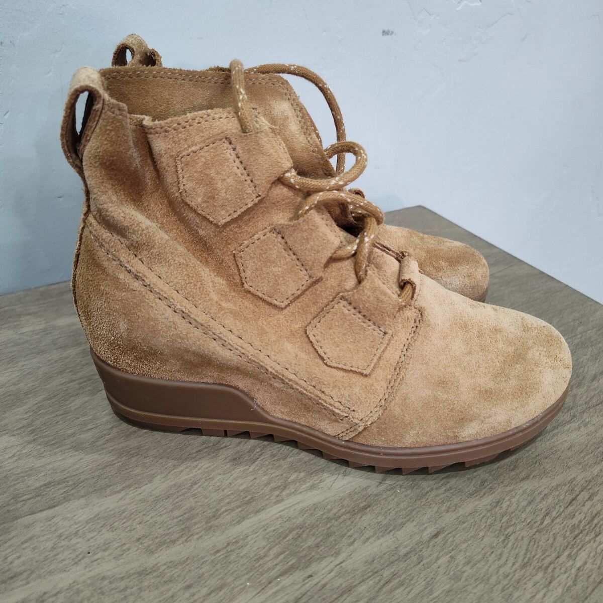 Sorel Evie wedge boot (w 6.5)