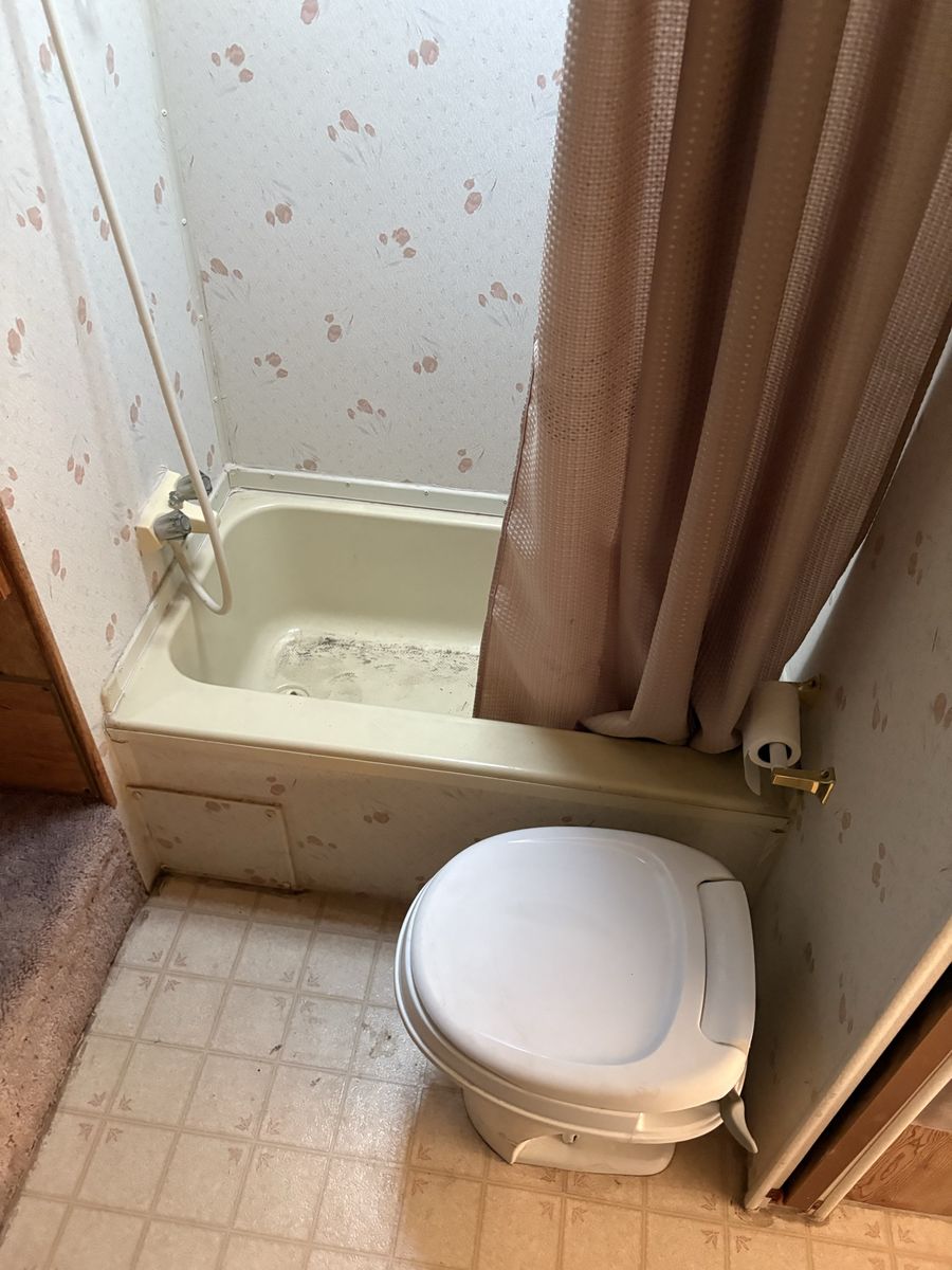 Main image 6