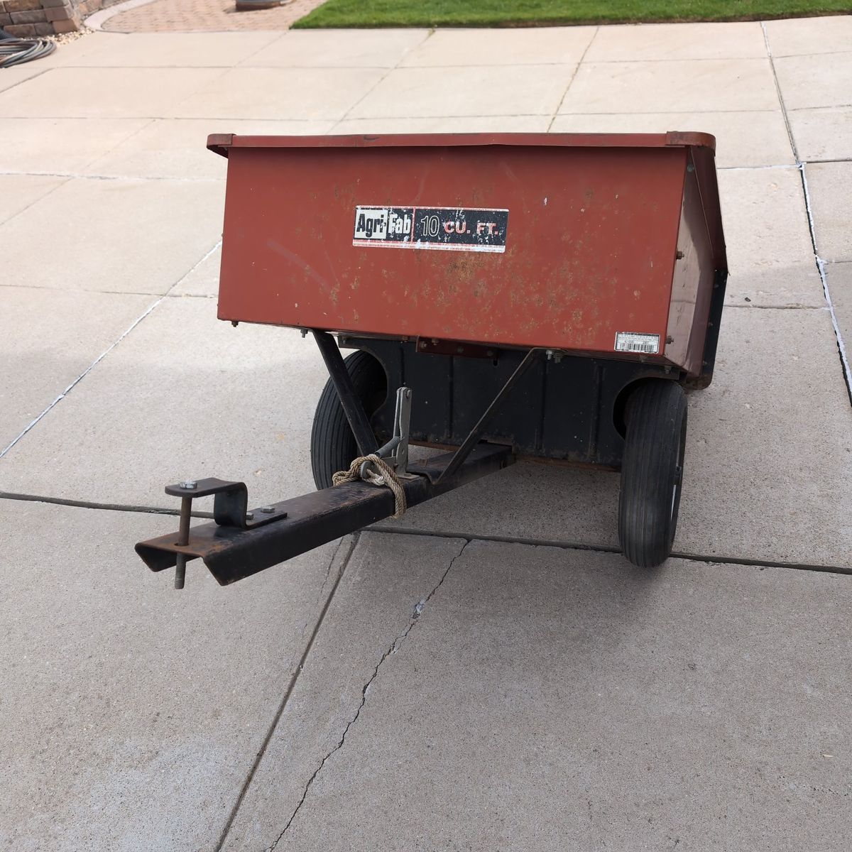 Agri Fab 10 cu ft dump trailer