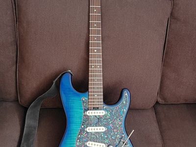 Firefly stratocaster with fender pickups