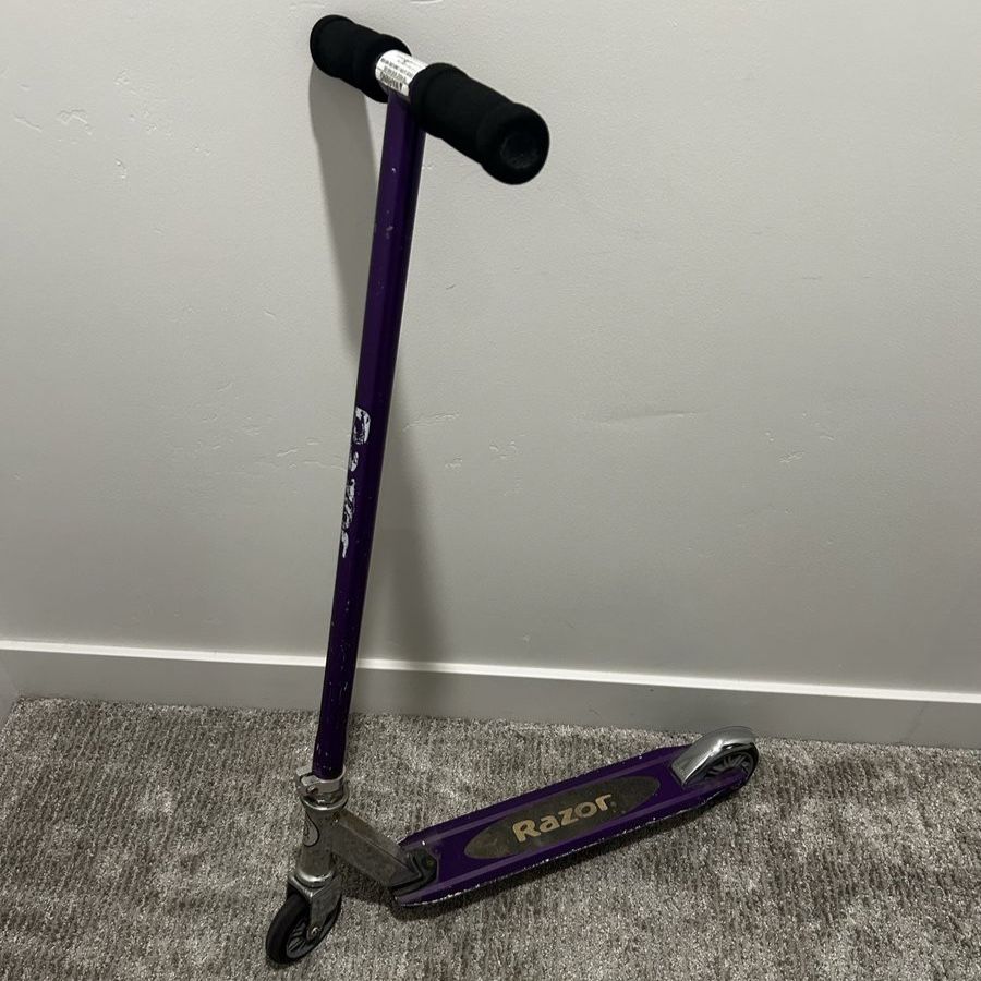 Razor Kick Scooter - Purple
