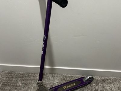 Razor Kick Scooter - Purple