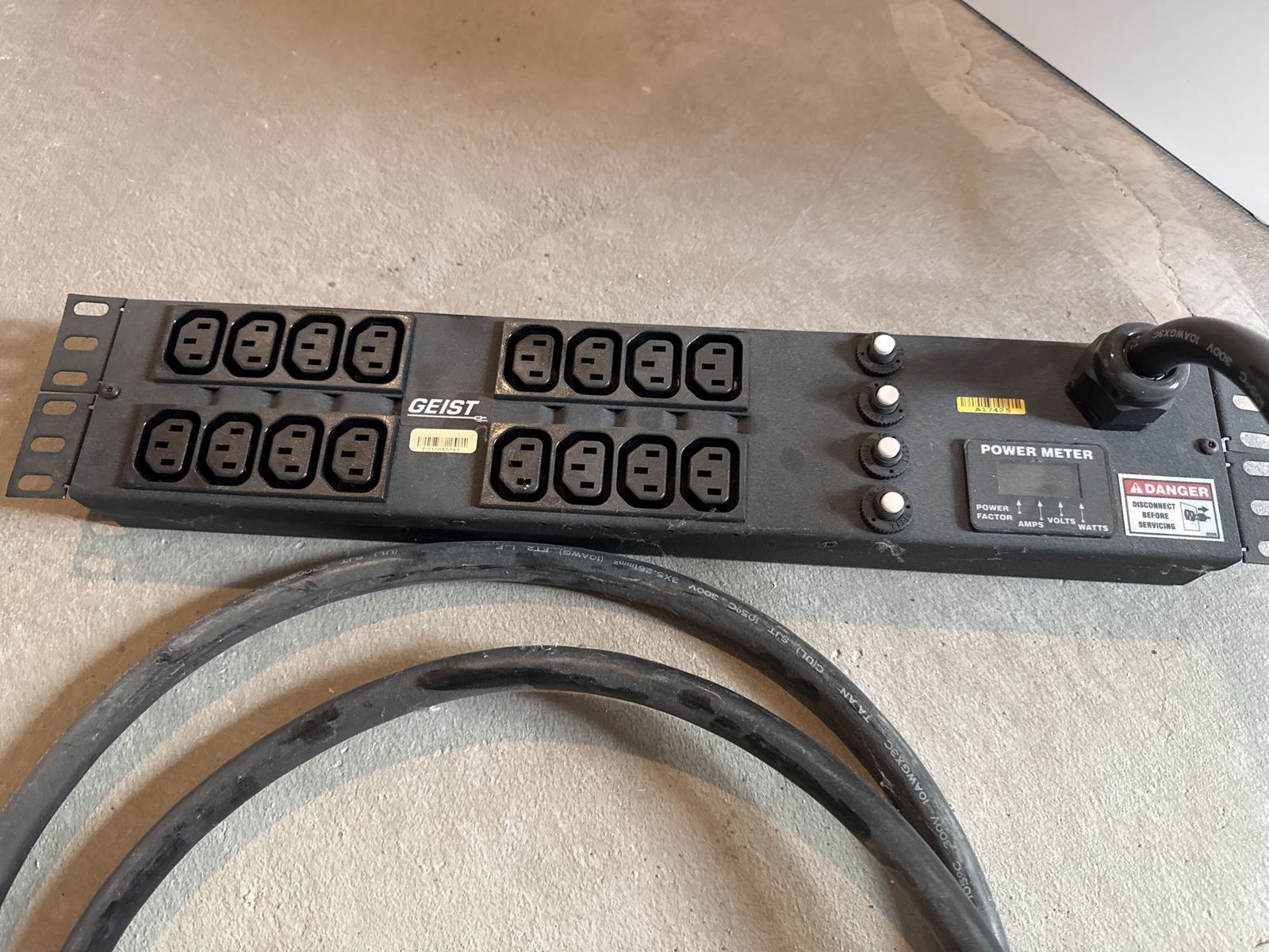 2U Server 240v PDU