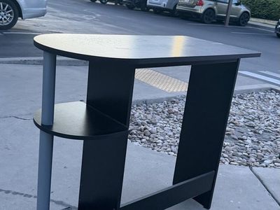 Small Writing / Art Desk Perfect for Students, Artists, & Cozy Spaces – $50 OBO, Need gone ASAP!