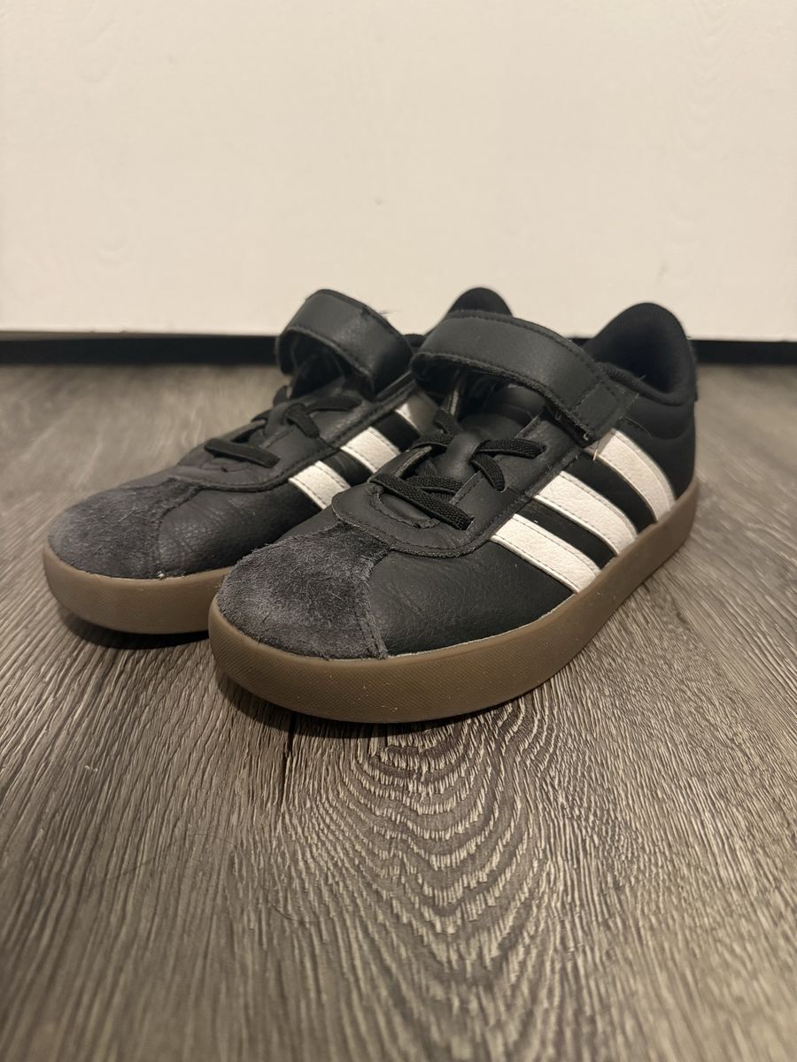 Boys Adidas Size 1.5