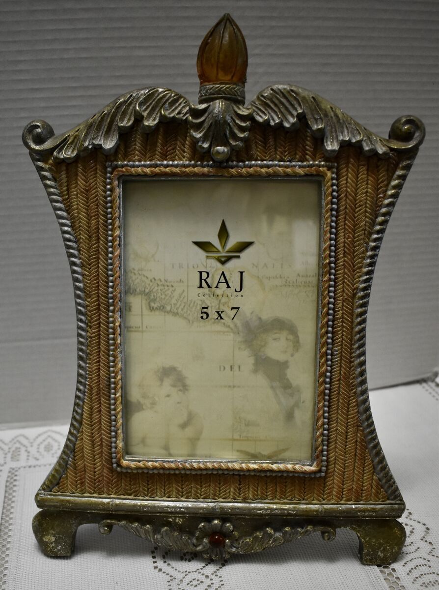 Very Beautiful Antique Looking Shelf Photo Frame That Holds A 5 X 7 Photo