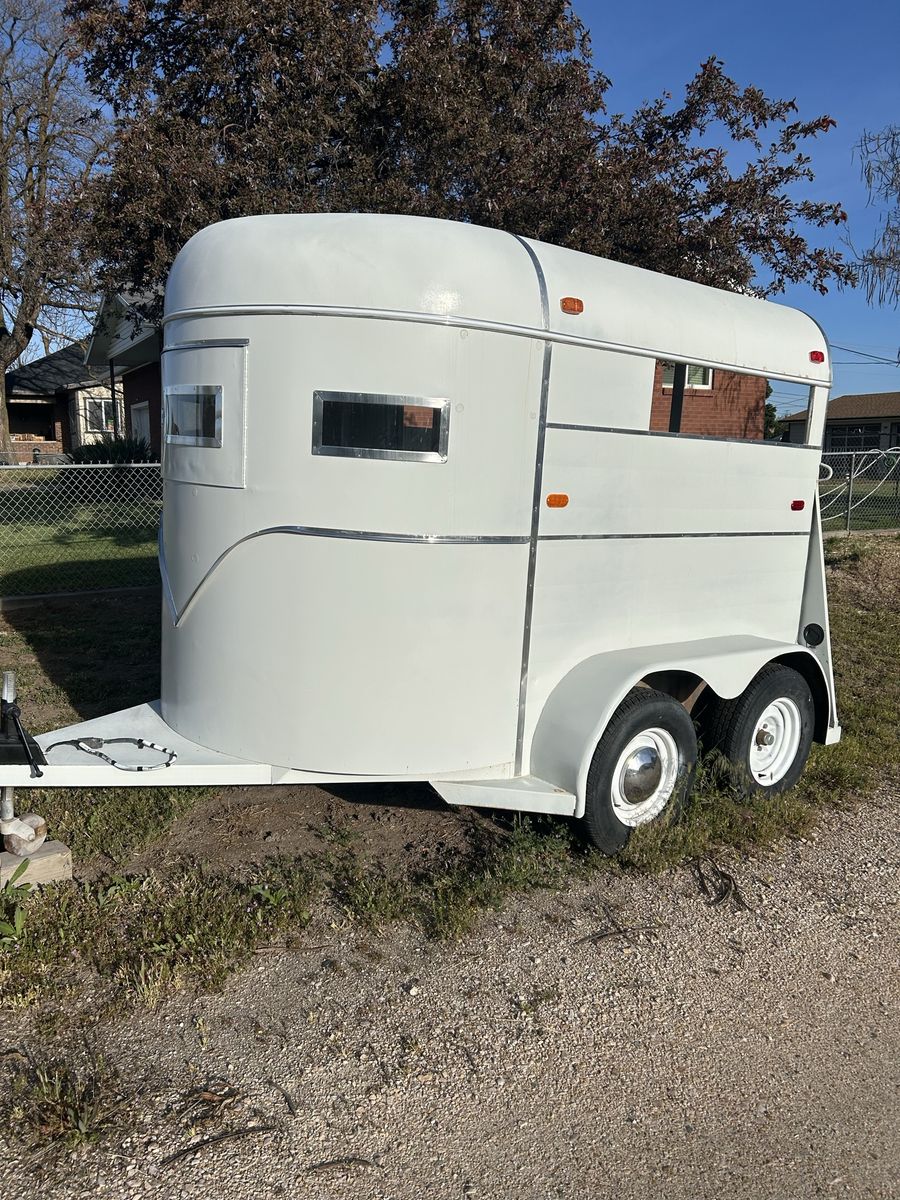 1984 Two place horse trailer