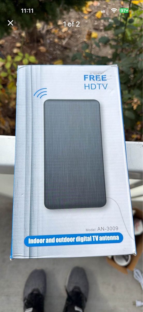 Indoor and Outdoor Digital TV Antenna Model AN-3009 FREE HDTV