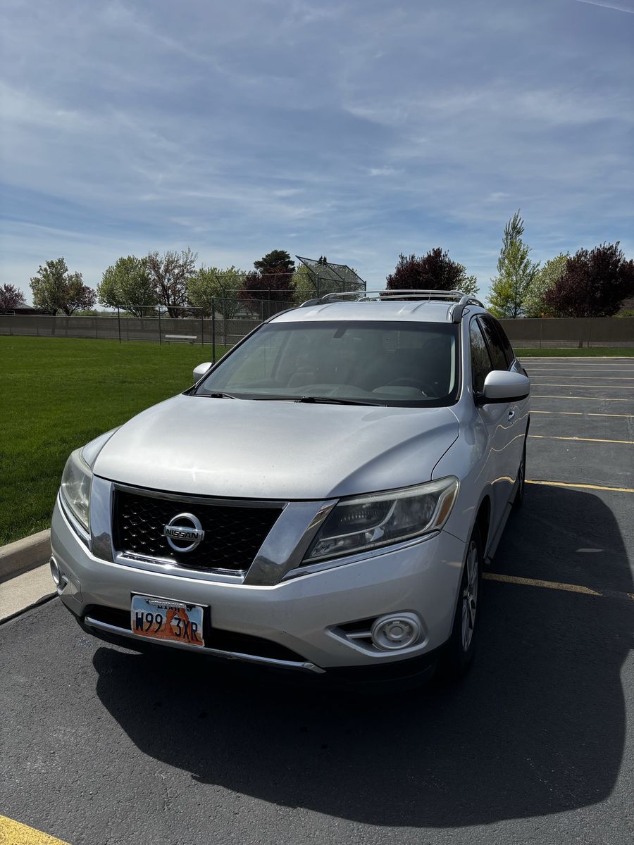 2014 Nissan Pathfinder SV