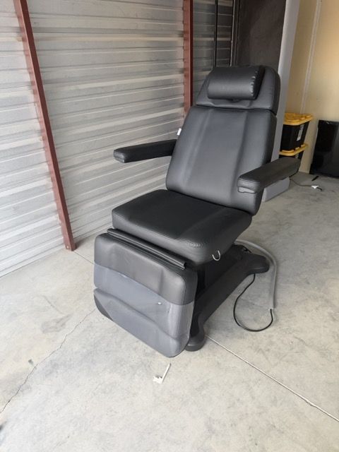 Spa Chairs - Full Electric Treatment Table & Facial Chair / Bed