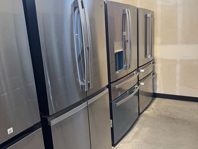 New Scratch And Dent GE 28 Cuft Refrigerators